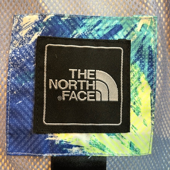The North Face Girls HyVent Jacket - Picture 12 of 14